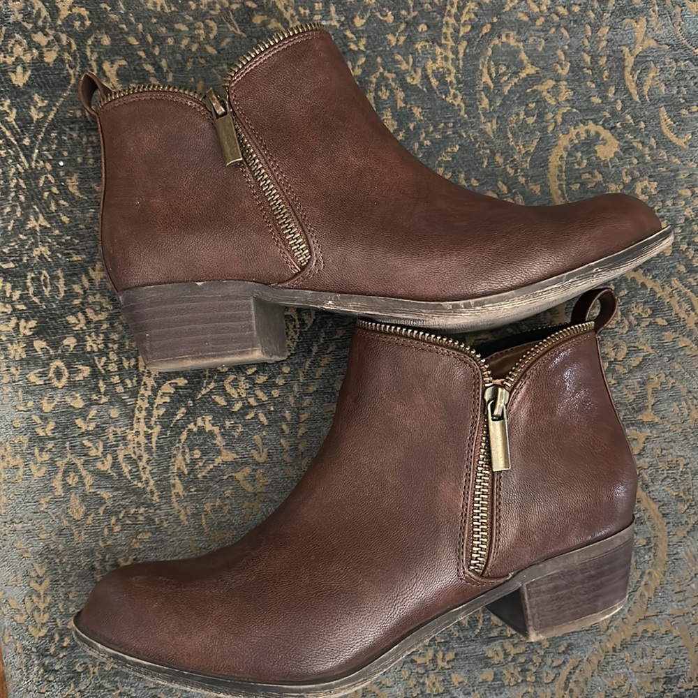 Diba Brown Boots